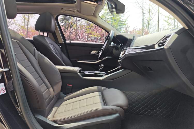 Used BMW 3 Series 2020 320Li M Sport Package Right Front Seat