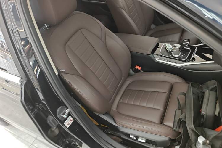 Used BMW 3 Series 2020 320Li M Sport Package Right Front Seat