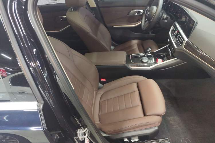 Used BMW 3 Series 2020 Restyled 325Li M Sport Package Right Front Seat