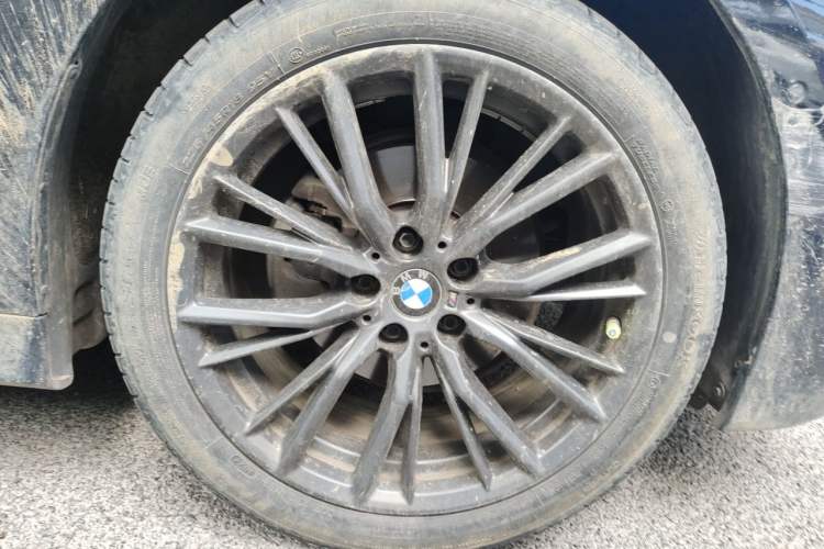 Used BMW 3 Series 2020 Restyled 325i M Sport Night Edition Package Right Front Wheel Hub
