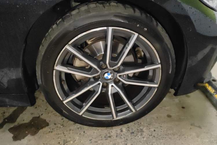 Used BMW 3 Series 2020 320Li M Sport Package Right Front Wheel Hub