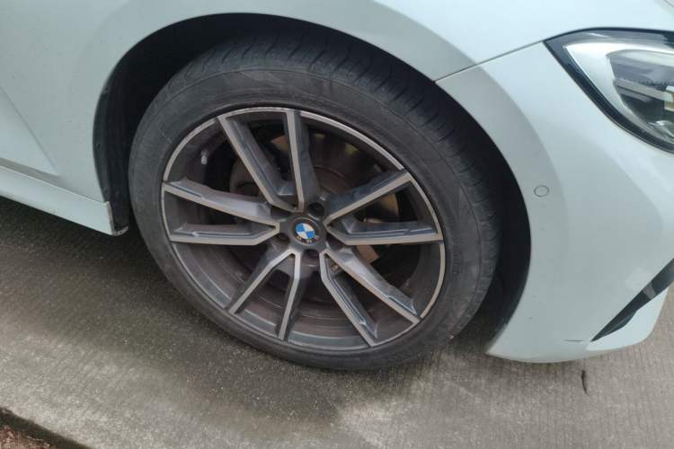Used BMW 3 Series 2020 325Li First Edition Right Front Wheel Hub