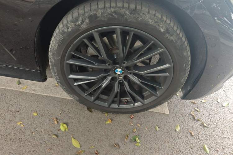 Used BMW 3 Series 2020 325Li M Sport Night Edition Package Right Front Wheel Hub