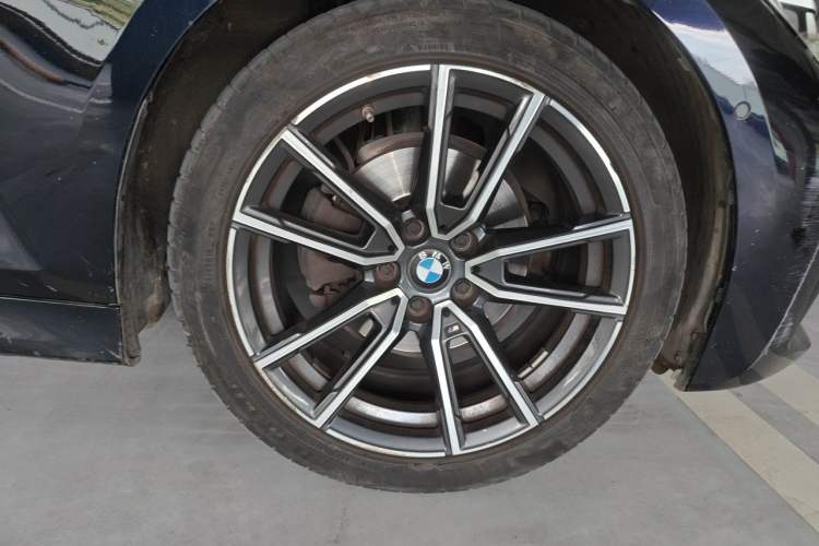 Used BMW 3 Series 2020 325Li M Sport Package Right Front Wheel Hub