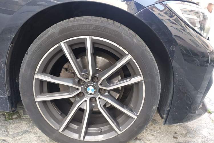 Used BMW 3 Series 2020 320Li M Sport Package Right Front Wheel Hub