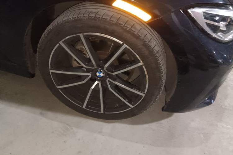 Used BMW 3 Series 2020 Restyled 325Li M Sport Package Right Front Wheel Hub