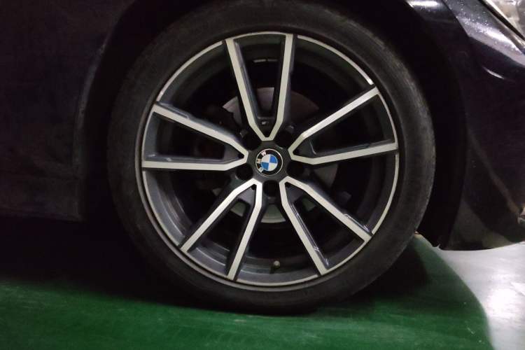 Used BMW 3 Series 2020 325Li M Sport Package Right Front Wheel Hub