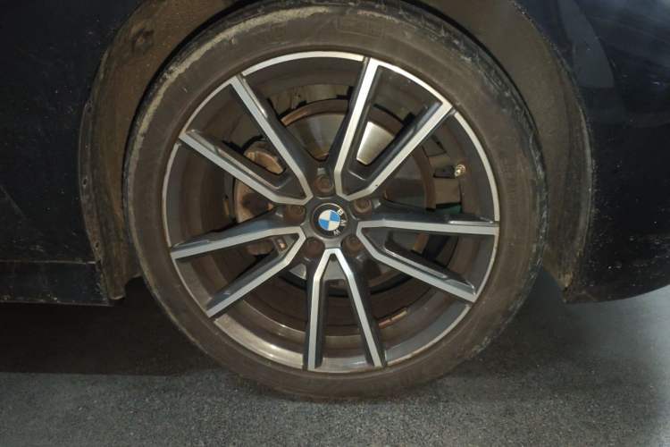 Used BMW 3 Series 2020 320Li M Sport Package Right Front Wheel Hub