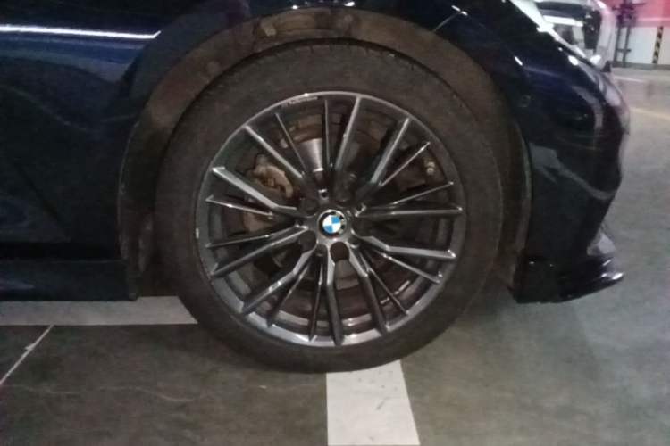 Used BMW 3 Series 2020 325Li M Sport Night Edition Package Right Front Wheel Hub