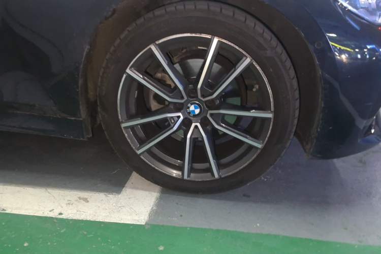 Used BMW 3 Series 2020 Restyled 325Li M Sport Package Right Front Wheel Hub