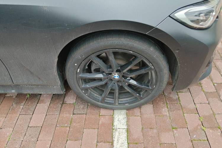 Used BMW 3 Series 2020 Restyled 325Li M Sport Package Right Front Wheel Hub
