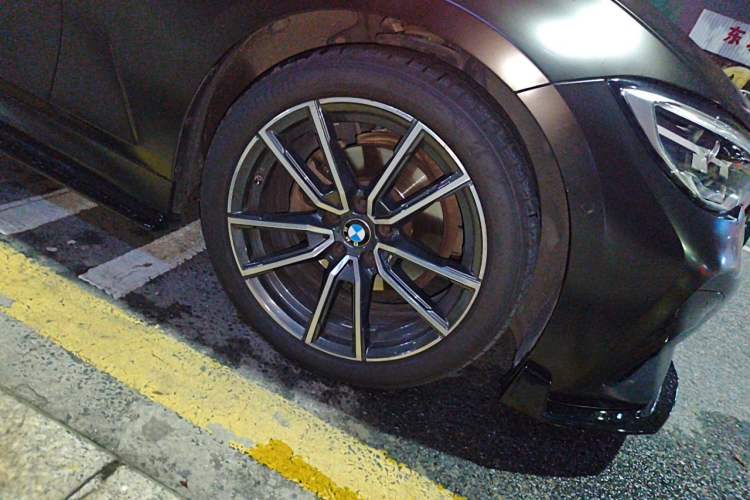 Used BMW 3 Series 2020 325Li M Sport Package Right Front Wheel Hub
