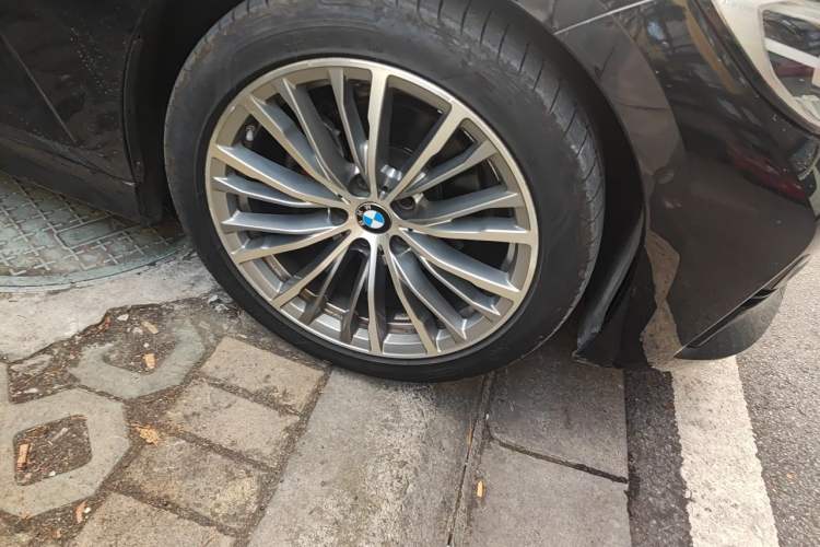 Used BMW 3 Series 2020 325Li First Edition Right Front Wheel Hub