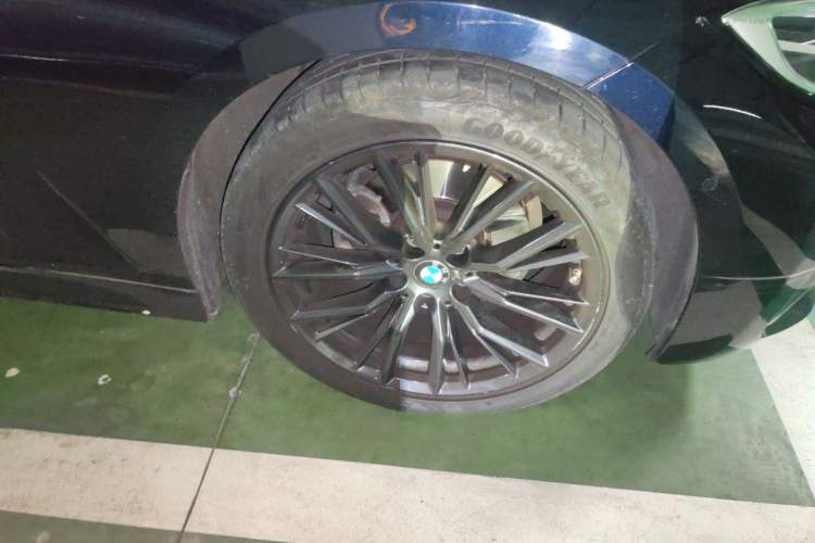 Used BMW 3 Series 2020 325Li M Sport Night Edition Package Right Front Wheel Hub