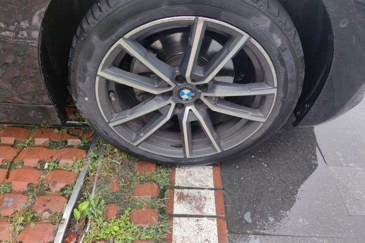 Used BMW 3 Series 2020 320Li M Sport Package Right Front Wheel Hub