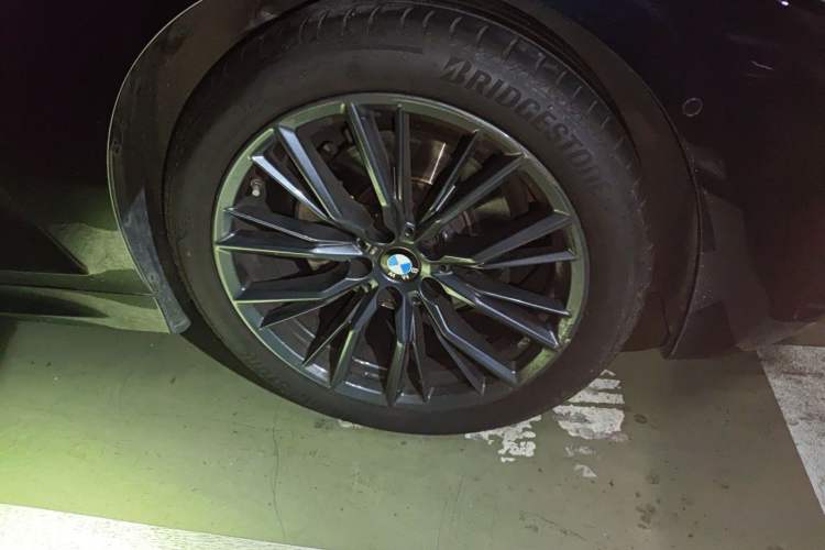 Used BMW 3 Series 2020 325i M Sport Night Edition package Right Front Wheel Hub