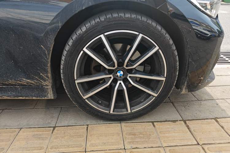 Used BMW 3 Series 2020 320Li M Sport Package Right Front Wheel Hub