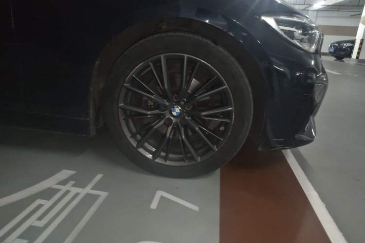 Used BMW 3 Series 2020 325i M Sport Package Right Front Wheel Hub