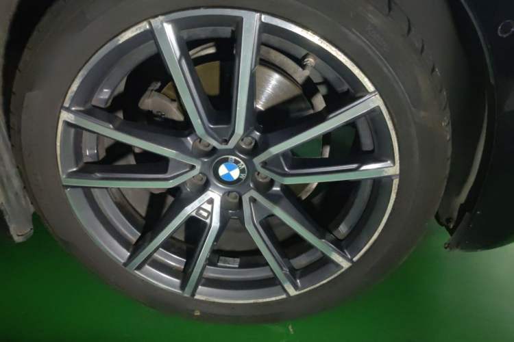 Used BMW 3 Series 2020 320Li M Sport Package Right Front Wheel Hub