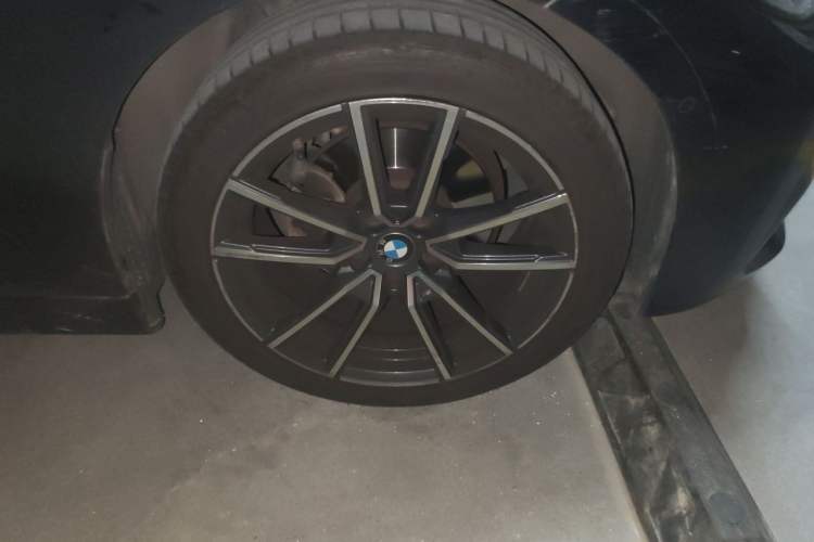 Used BMW 3 Series 2020 325Li M Sport Package Right Front Wheel Hub