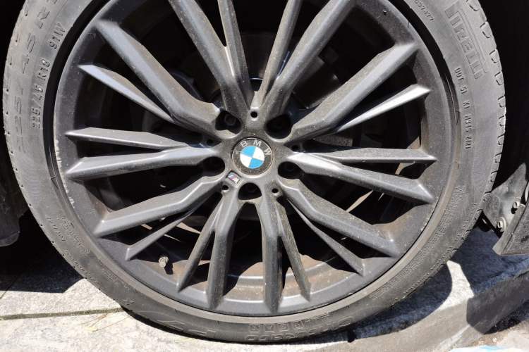 Used BMW 3 Series 2020 325i M Sport Night Edition package Right Front Wheel Hub