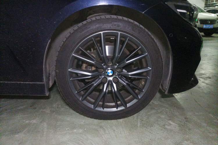 Used BMW 3 Series 2020 Facelifted 325Li M Sport Night Edition Package Right Front Wheel Hub