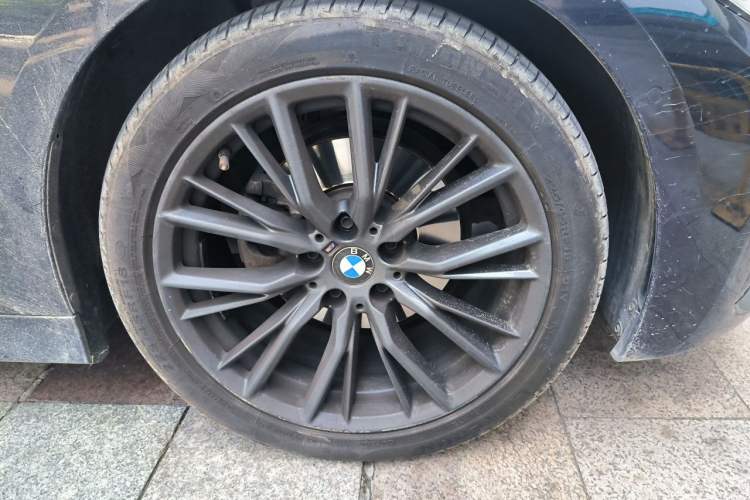 Used BMW 3 Series 2020 Restyled 325i M Sport Night Edition Package Right Front Wheel Hub