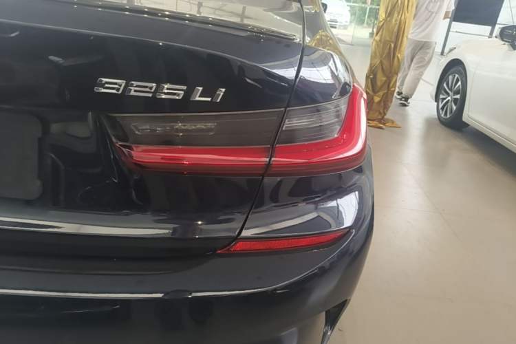 Used BMW 3 Series 2020 Facelifted 325Li M Sport Night Edition Package Right Rear Taillight