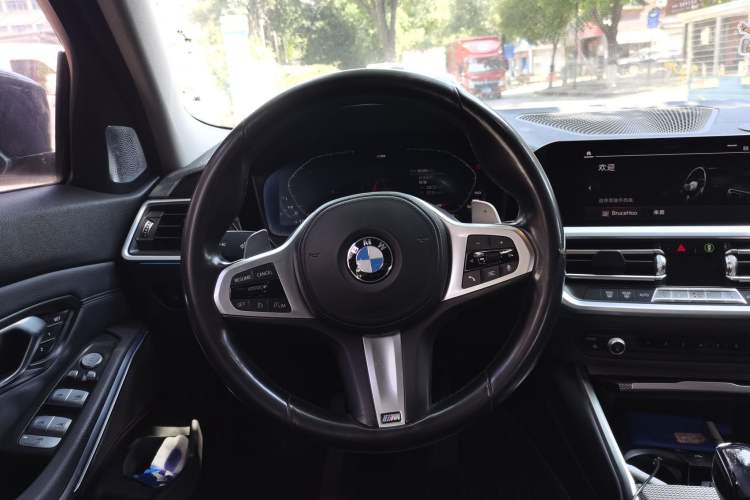 Used BMW 3 Series 2020 325i M Sport Night Edition package Steering Wheel