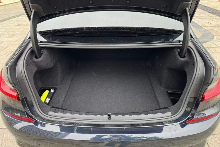 Used BMW 3 Series 2020 325Li M Sport Night Edition Package Trunk
