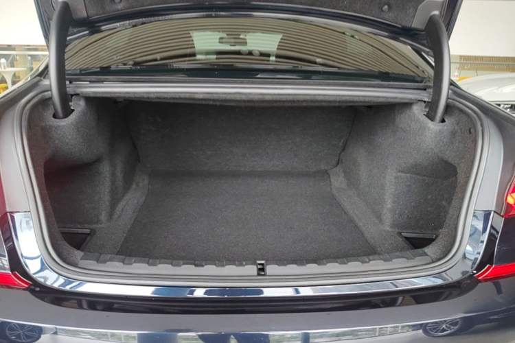 Used BMW 3 Series 2020 325Li M Sport Package Trunk