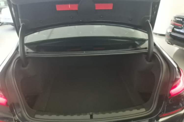 Used BMW 3 Series 2020 Restyled 325i M Sport Night Edition Package Trunk