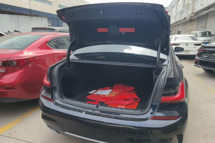 Used BMW 3 Series 2020 320Li M Sport Package Trunk