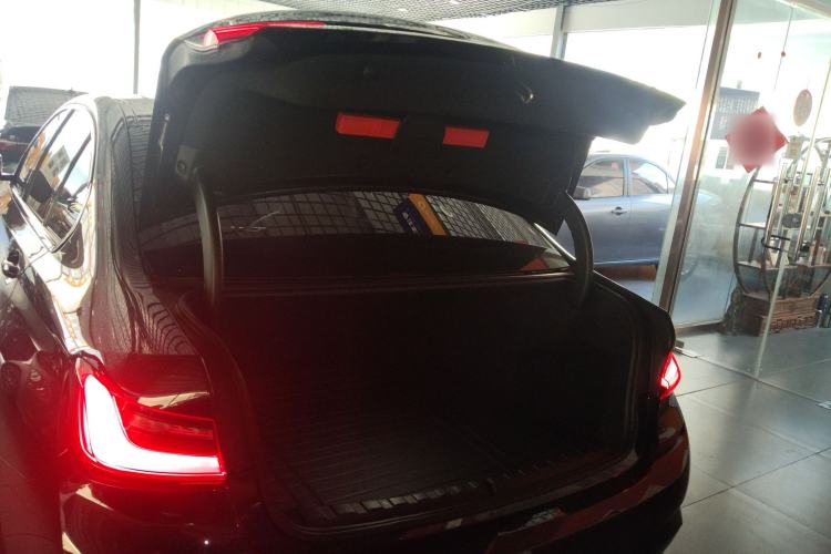 Used BMW 3 Series 2020 320Li M Sport Package Trunk