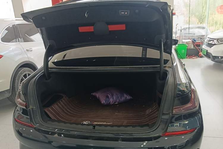 Used BMW 3 Series 2020 325Li M Sport Package Trunk