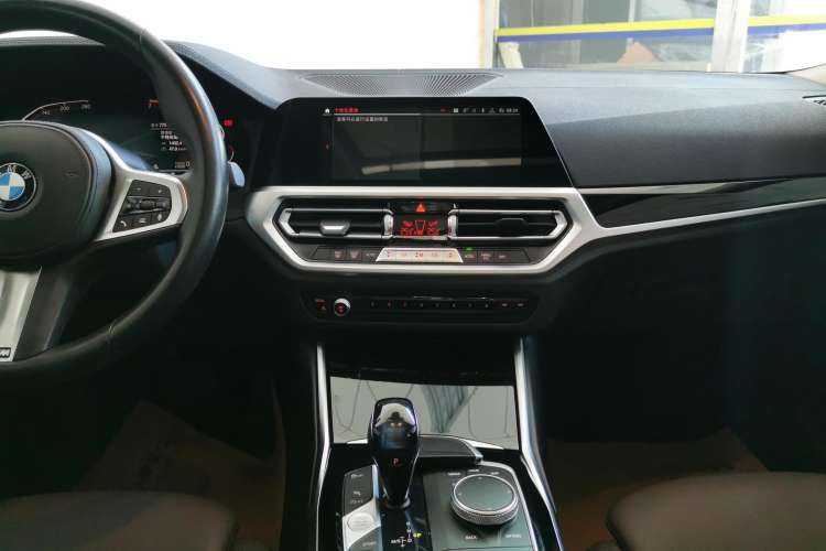 Used BMW 3 Series 2020 320Li M Sport Package Audio And AC Panel