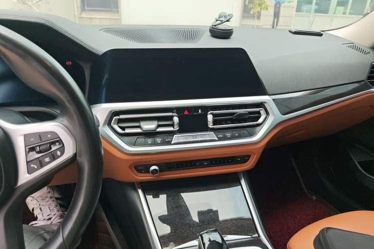 Used BMW 3 Series 2020 325Li M Sport Package Audio And AC Panel