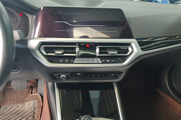Used BMW 3 Series 2020 320Li M Sport Package Audio And AC Panel
