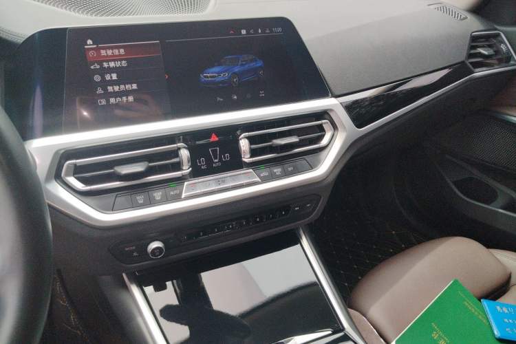 Used BMW 3 Series 2020 320Li M Sport Package Audio And AC Panel
