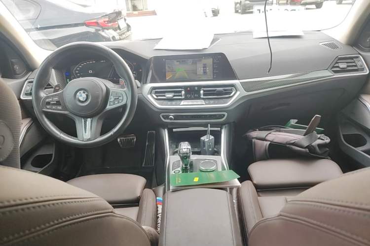 Used BMW 3 Series 2020 Facelifted 325Li M Sport Night Edition Package Center Console