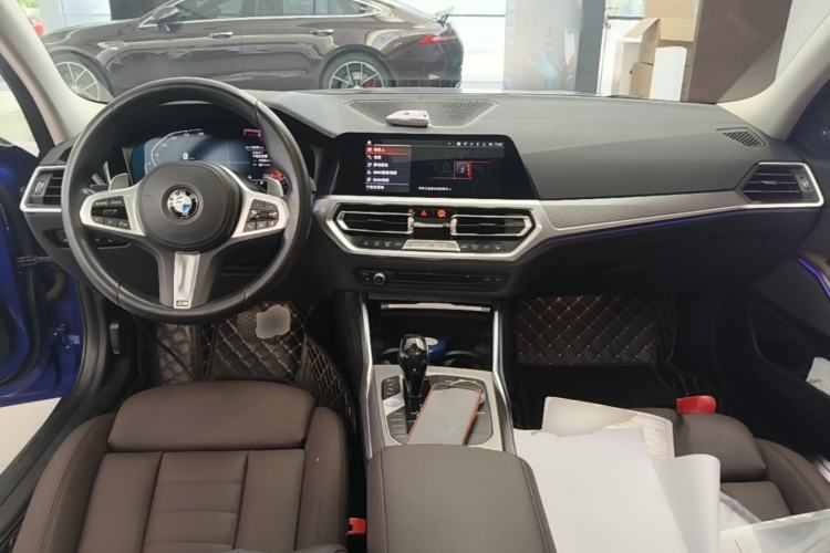 Used BMW 3 Series 2020 325i M Sport Night Edition package Center Console
