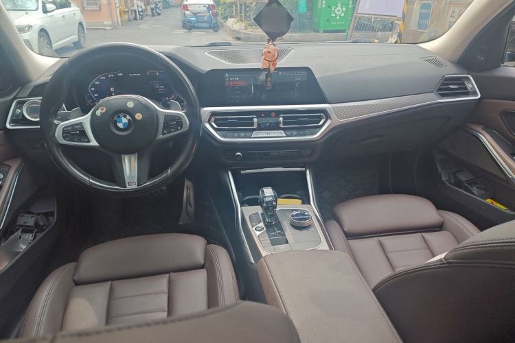 Used BMW 3 Series 2020 330i M Sport Night Edition Center Console