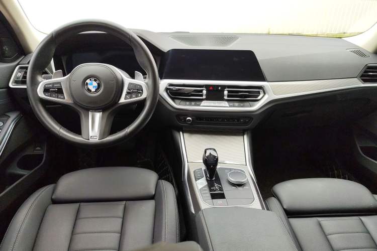 Used BMW 3 Series 2020 Restyled 325i M Sport Night Edition Package Center Console