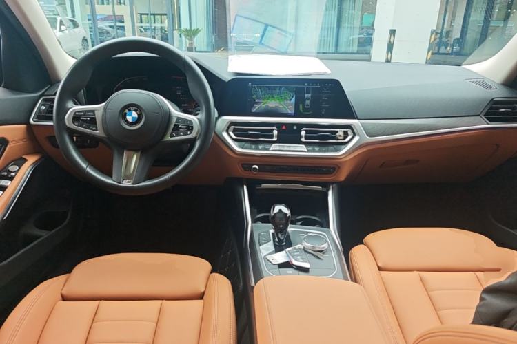 Used BMW 3 Series 2020 325i M Sport Package Center Console