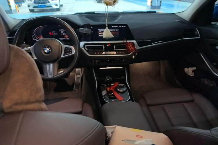 Used BMW 3 Series 2020 320Li M Sport Package Center Console