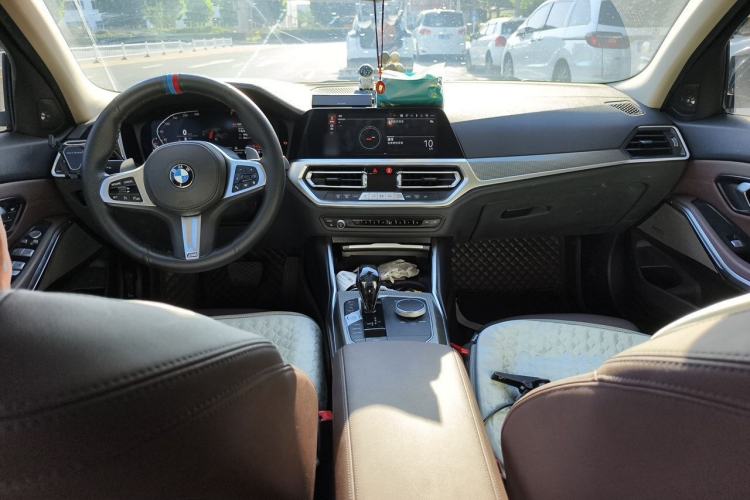 Used BMW 3 Series 2020 Facelifted 325Li M Sport Night Edition Package Center Console