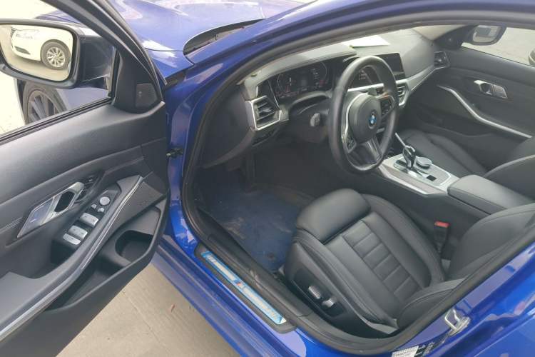 Used BMW 3 Series 2020 325i M Sport Night Edition package Driver Seat