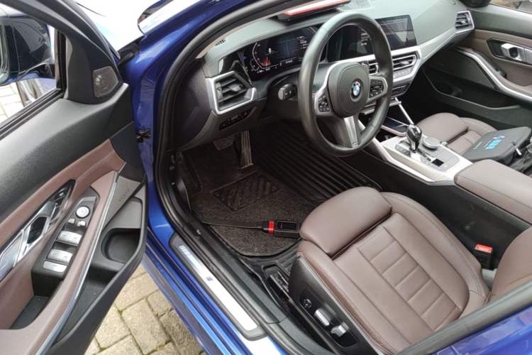 Used BMW 3 Series 2020 Restyled 325i M Sport Night Edition Package Driver Seat