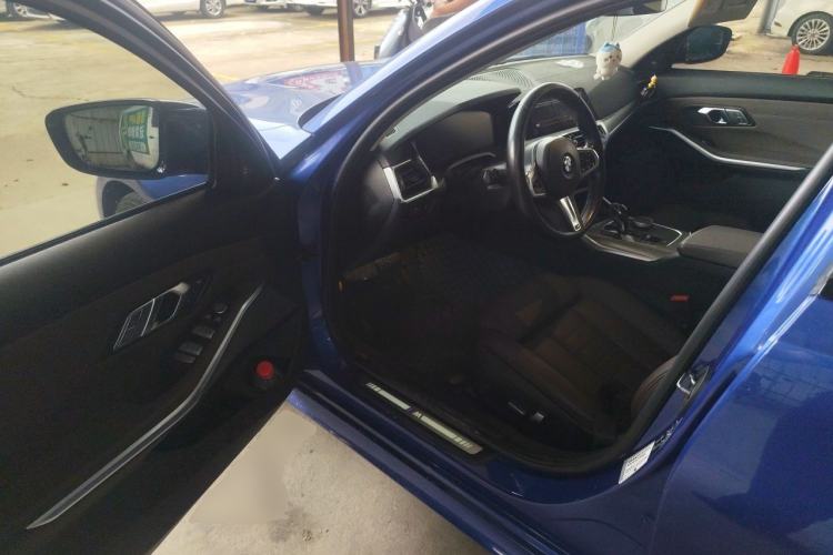 Used BMW 3 Series 2020 325i M Sport Night Edition package Driver Seat