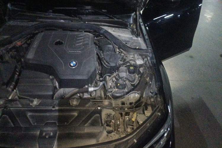 Used BMW 3 Series 2020 330i M Sport Night Edition Engine Bay Left